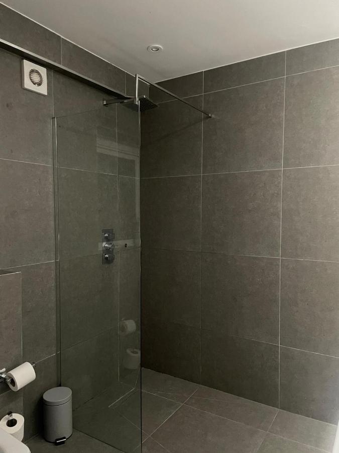 Balham, South London Spacious Guest House 1, 6 Rooms Available ภายนอก รูปภาพ