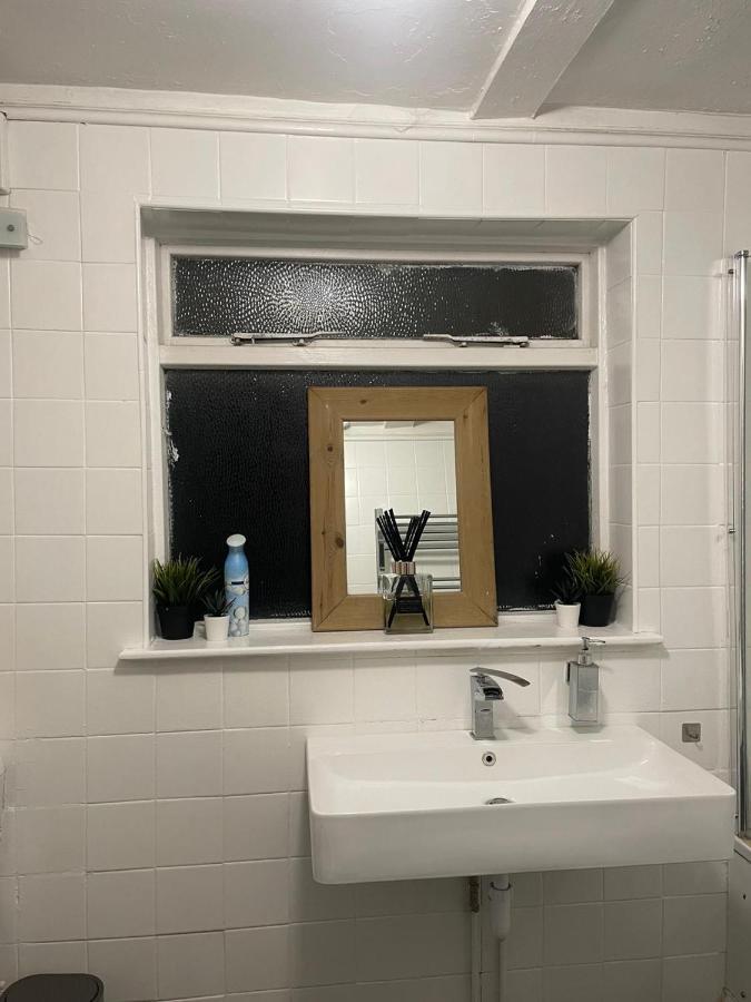 Balham, South London Spacious Guest House 1, 6 Rooms Available ภายนอก รูปภาพ