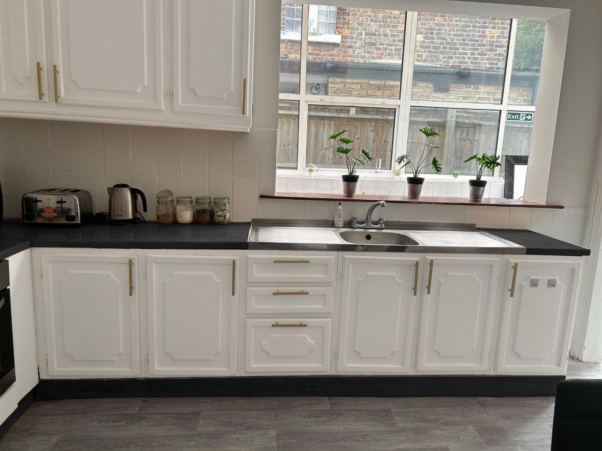 Balham, South London Spacious Guest House 1, 6 Rooms Available ภายนอก รูปภาพ